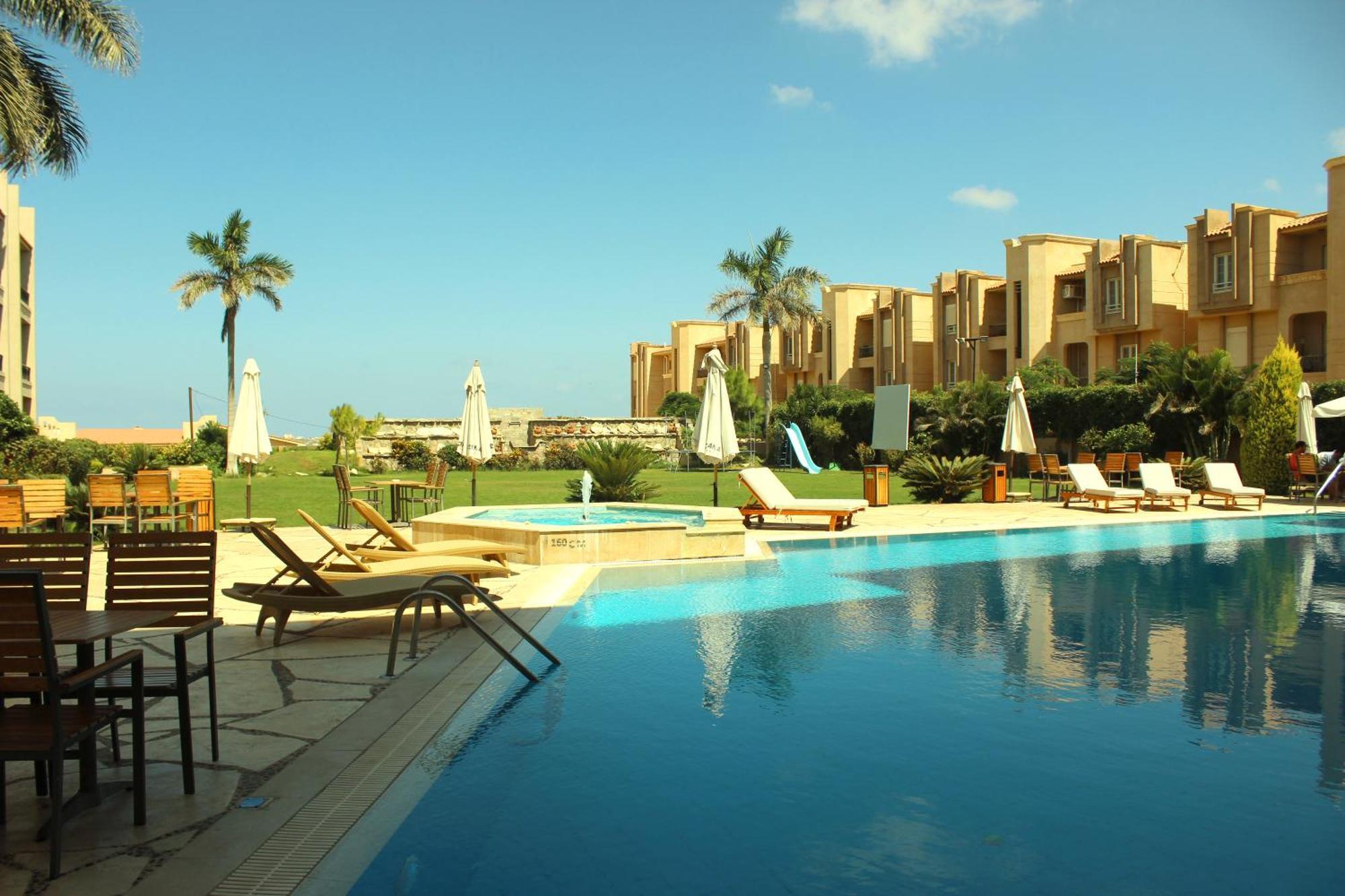 Panacea Suites Hotel Borg El Arab Exterior foto