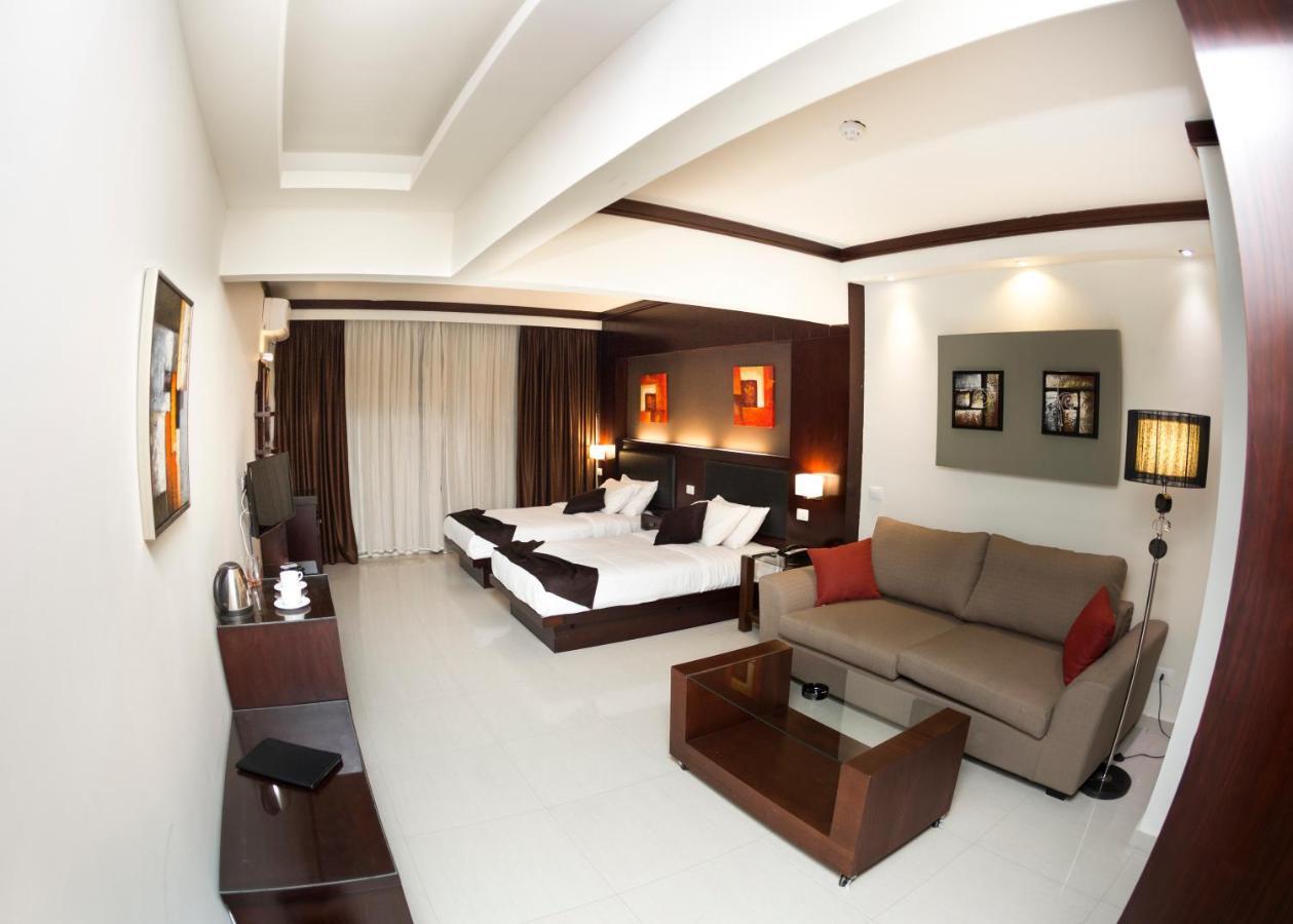 Panacea Suites Hotel Borg El Arab Exterior foto
